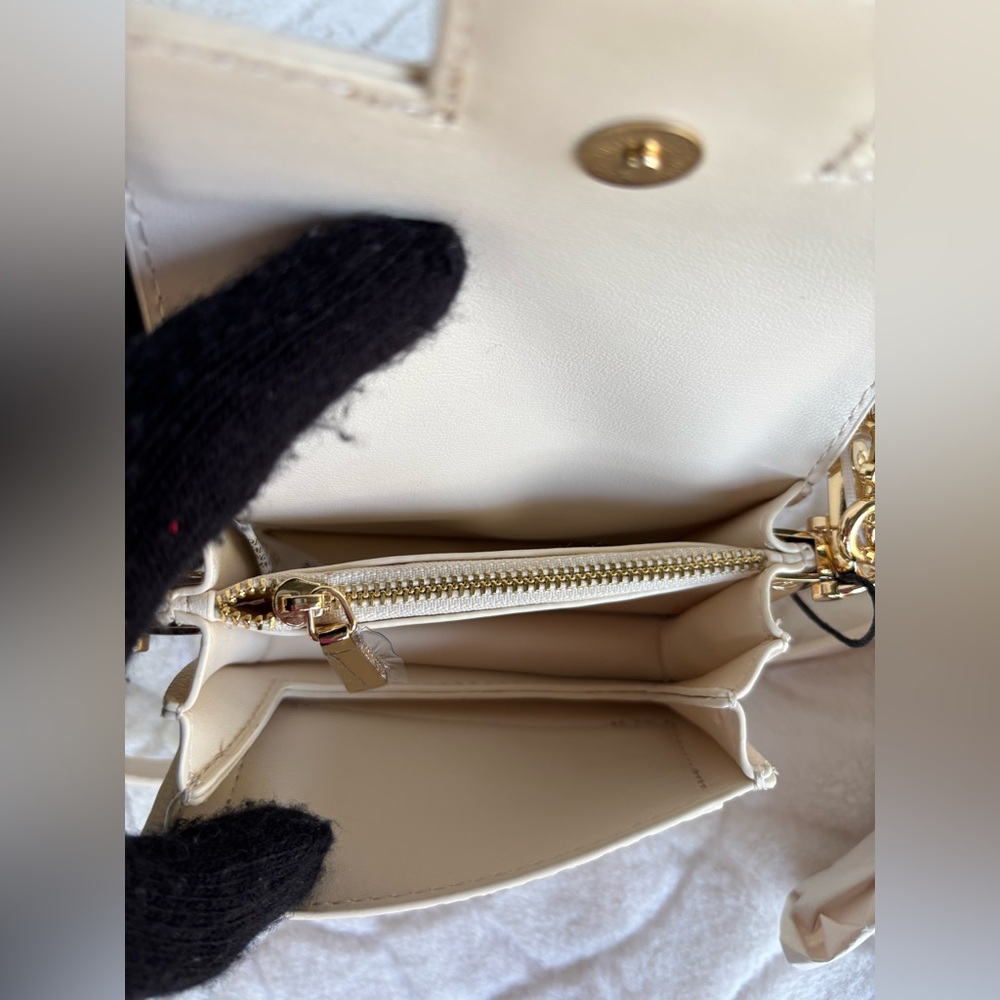Steve Madden Vanilla Mini Crossbody with Gold Heart & Star Charm - Picture 12 of 14